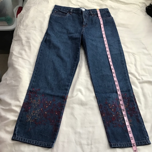 Ann Taylor Loft woman petite crop jeans. Beautiful embroidery front & back. - Picture 5 of 6